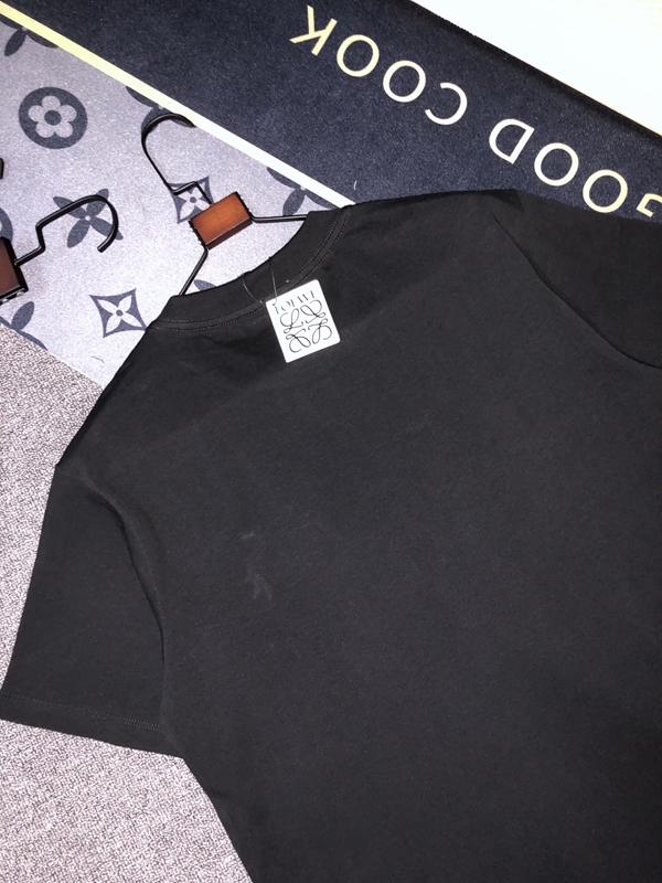 ブランドTシャツ全体デザイン